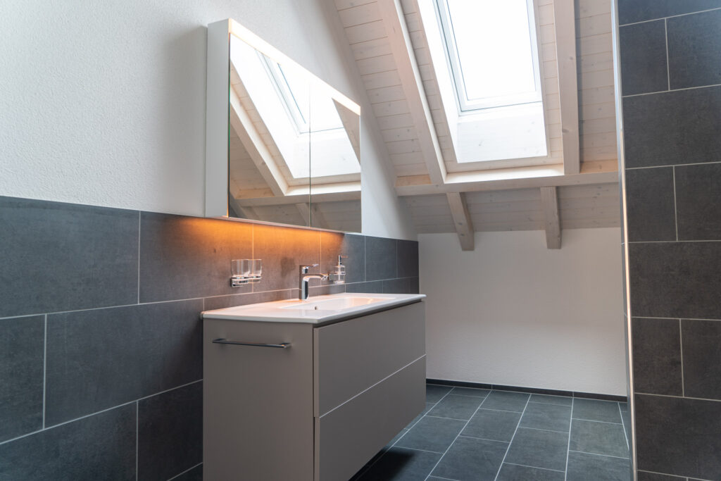 Architekturfotografie Badezimmer DG vom Firmenfotograf