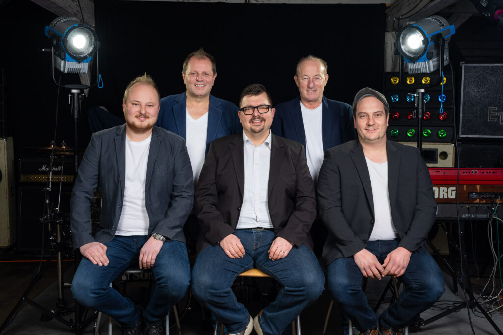 Bandfoto auf der Bühne Tornados die Partyband, Businessfotografie