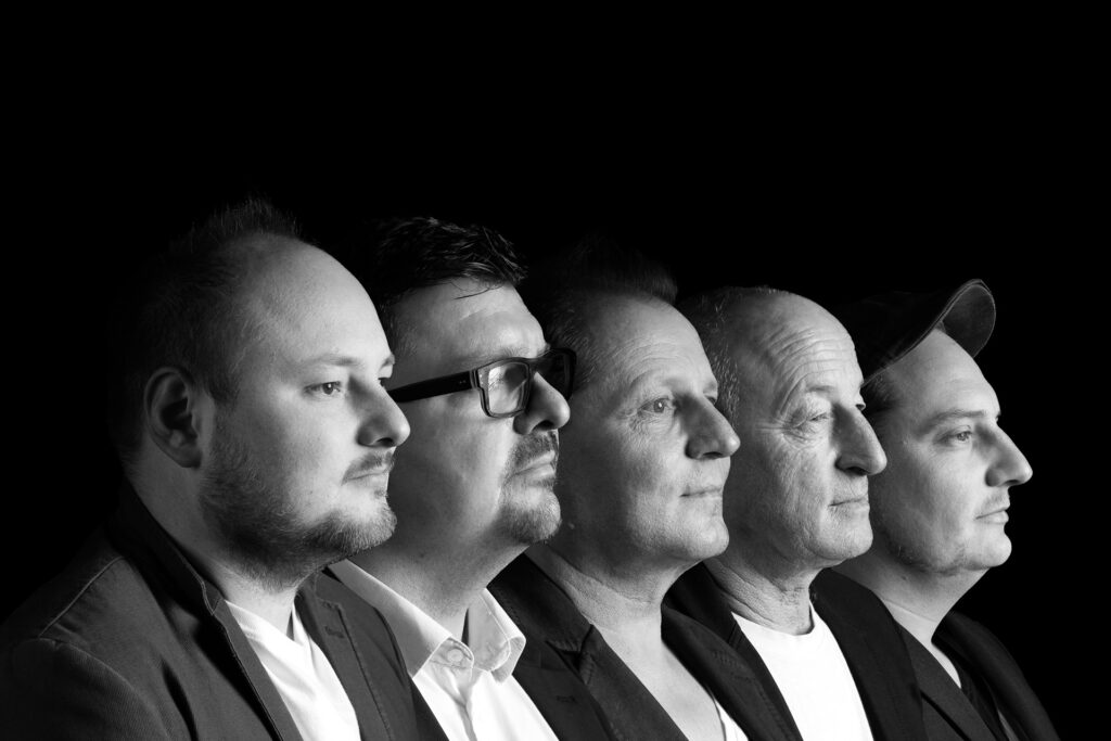 Businessshooting Teamfoto, Bandfoto Tornados Seitenprofil